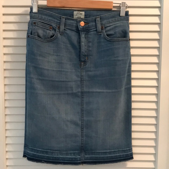 J. Crew Denim Jean Pencil Skirt Raw Frayed Hem Size 26 EUC - Picture 2 of 14